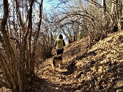 49 Scendiamo seguendo le varianti del 507 esposte al sole